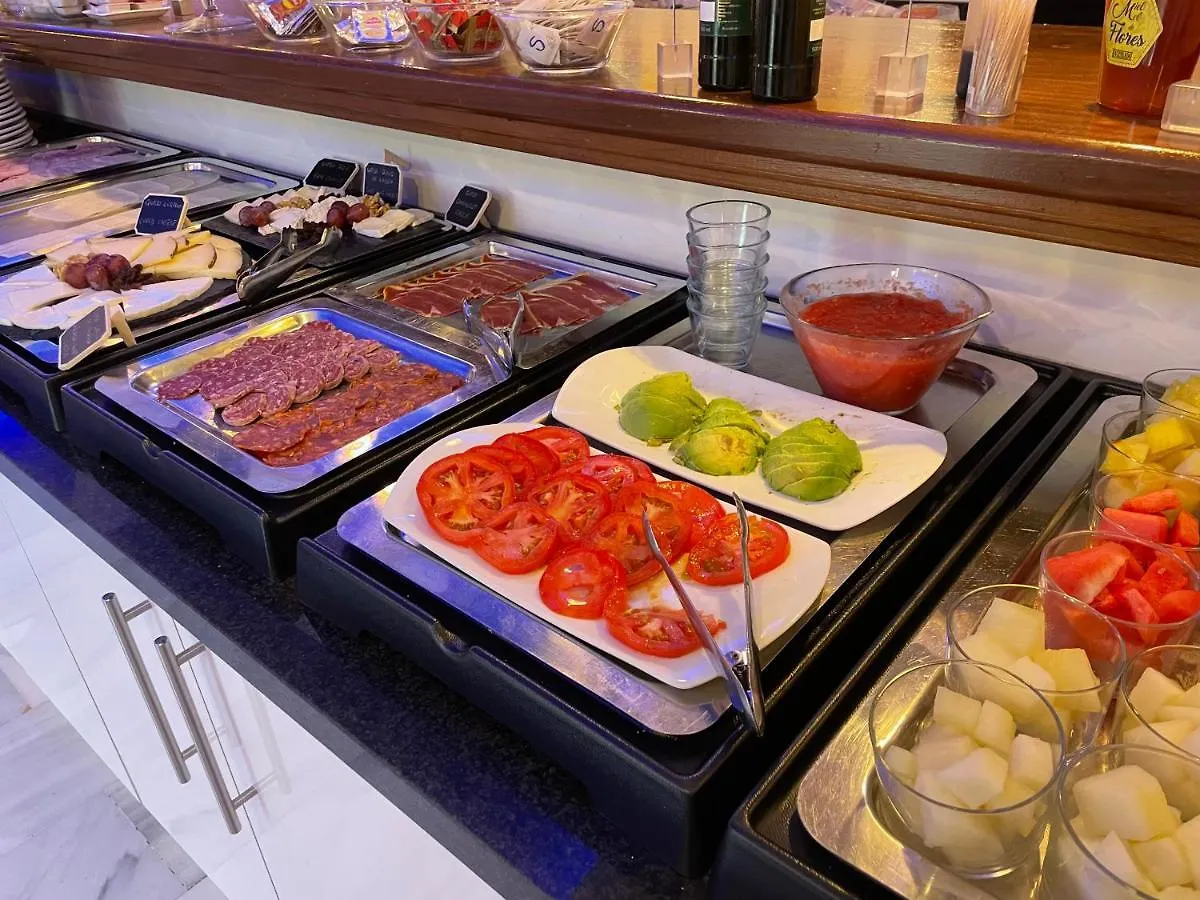 Hotel Plaza Cavana Нерха
