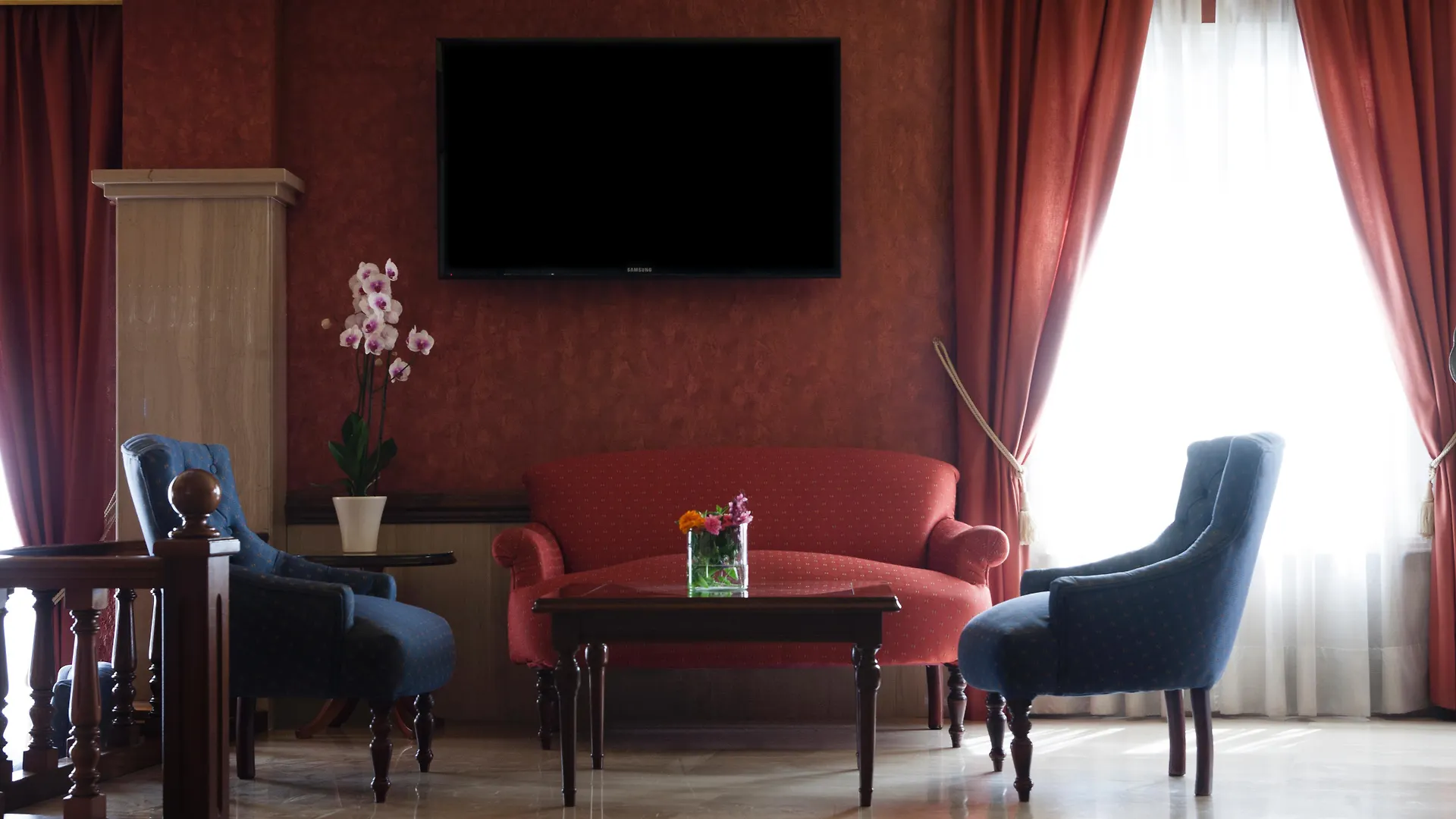 Hotel Plaza Cavana Нерха