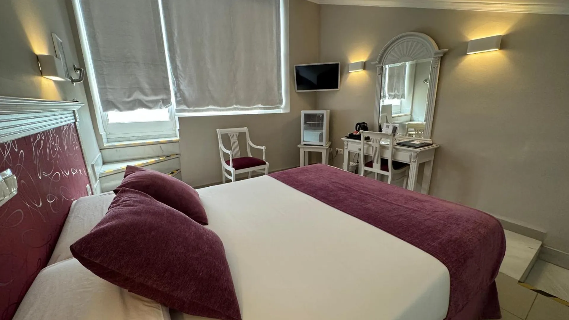 Hotel Plaza Cavana Нерха Испания