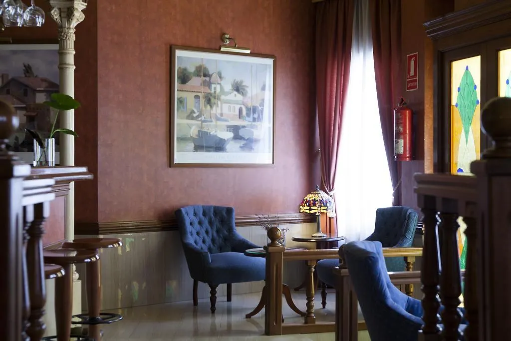 Hotel Plaza Cavana Нерха