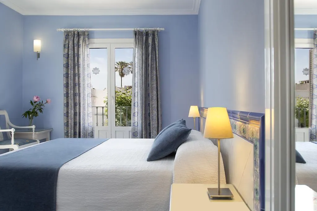 Hotel Plaza Cavana Нерха